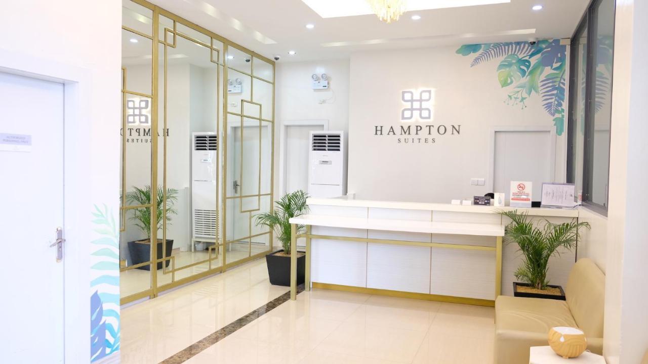 Hampton Suites Davao Stadt Exterior foto